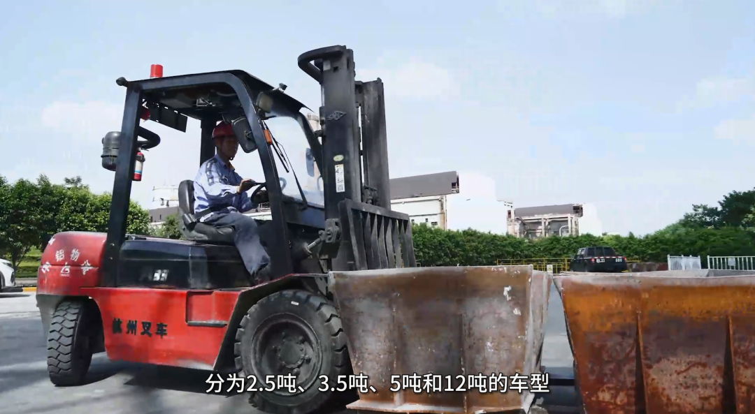 大吨位叉车操作.png